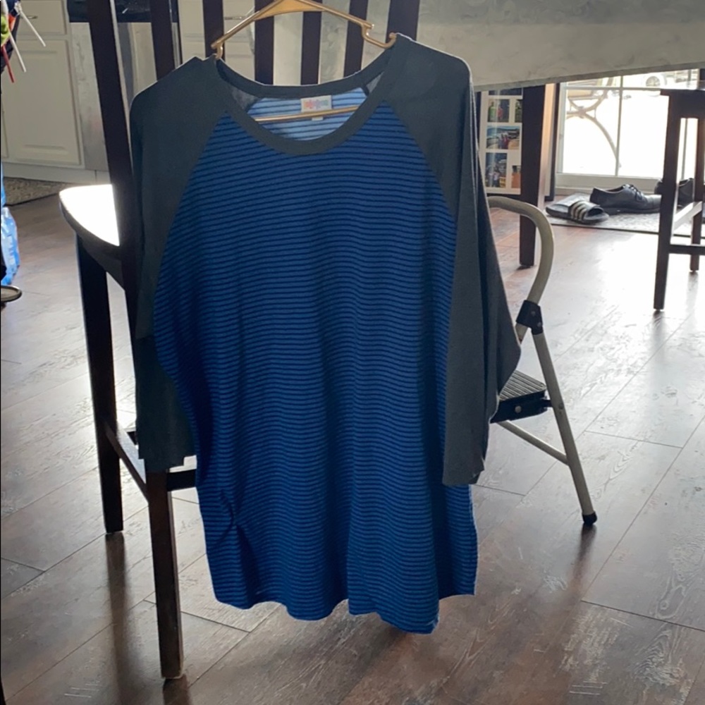 3/4 sleeve LuLaRoe shirt